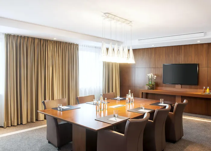 Nh杜塞多夫北城酒店 4*